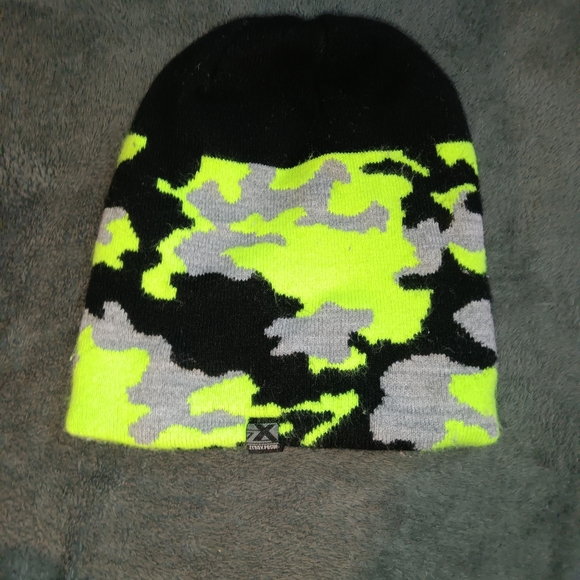 ZeroXposur Versatile Cuffed Beanie - Picture 2 of 3